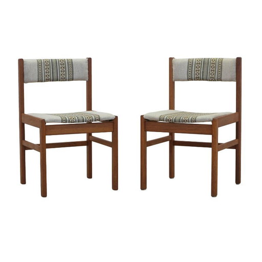 Conjunto de dos sillas de teca, diseño danés, década de 1970, fabricadas en Dinamarca.