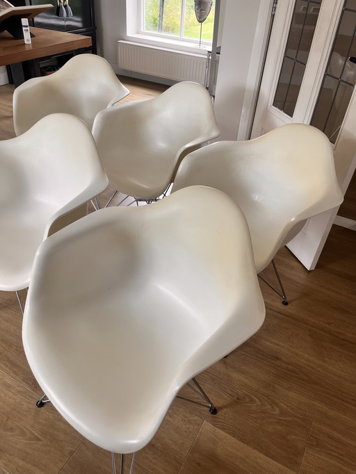 6 x Vitra Eames DAR Stühle