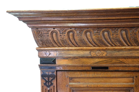 Image 1 of Gelderse Kussenkast, 17de eeuw, eikenhout. 