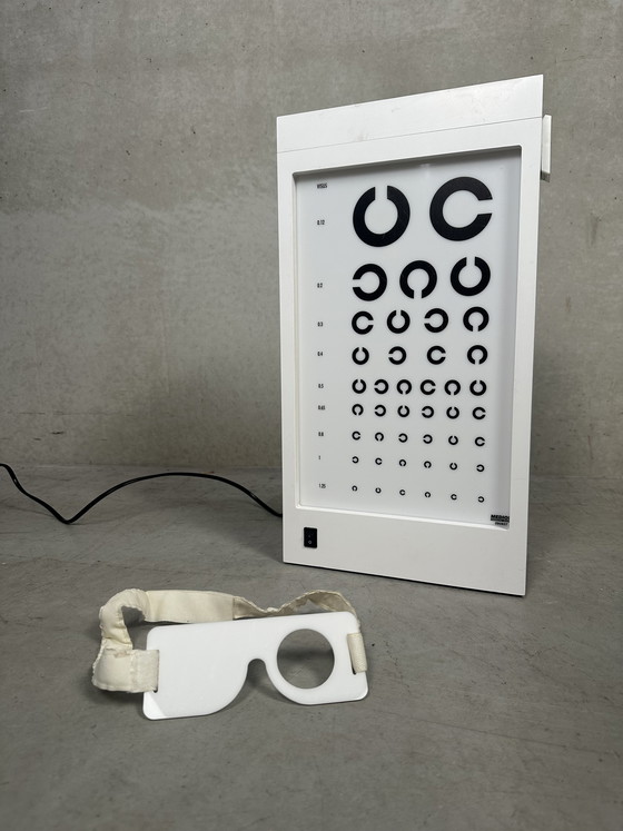 Image 1 of Mobiele leestest (oogartsenpraktijk) - tafellamp