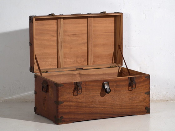 Antique Japanese camphorwood trunk - Meiji Period (c. ) #76 – Storage cabinet, Metal (photo 9 of 40)