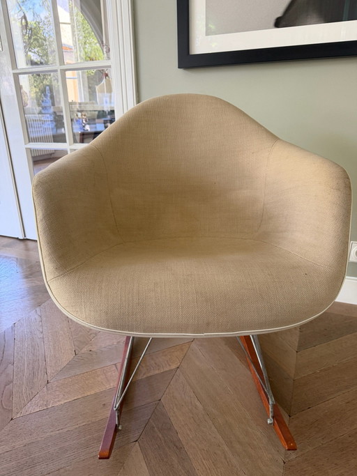 Sedia a dondolo vintage Eames RAR -Herman Miller- noce