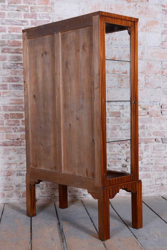 Gerestaureerde art-deco vitrinekast, mahoniehout en glas, gepolijst, Tsjechisch, jaren 1930 – Vitrinekasten (photo 14 of 22)