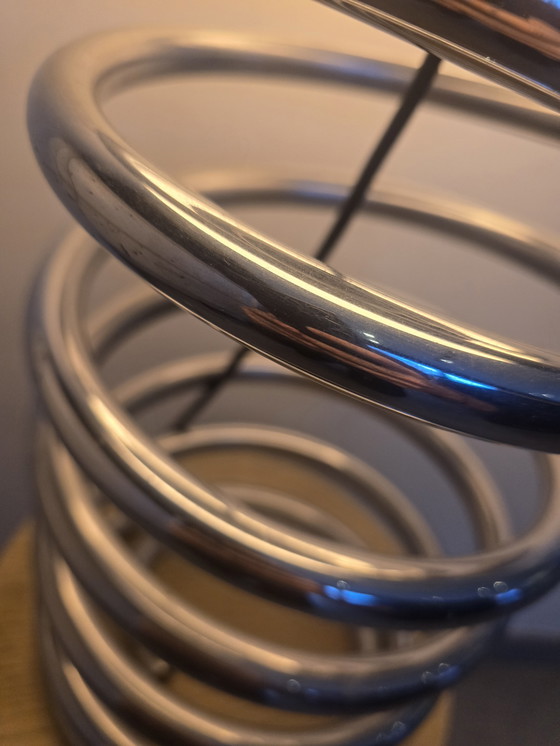 Image 1 of Lampada da tavolo iconica Space Age degli anni '70: fungo opalino e spirale cromata