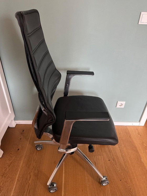 Image 1 of Silla de oficina de diseño Wagner W5