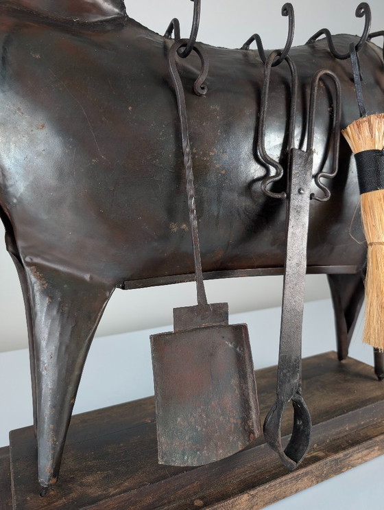 Image 1 of Set di utensili da camino brutalista a forma di ariete in metallo forgiato a mano, stile Lalanne