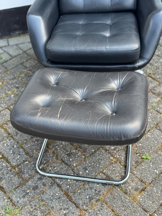 Image 1 of Vintage Bramia draaibare fauteuil met voetenbankje