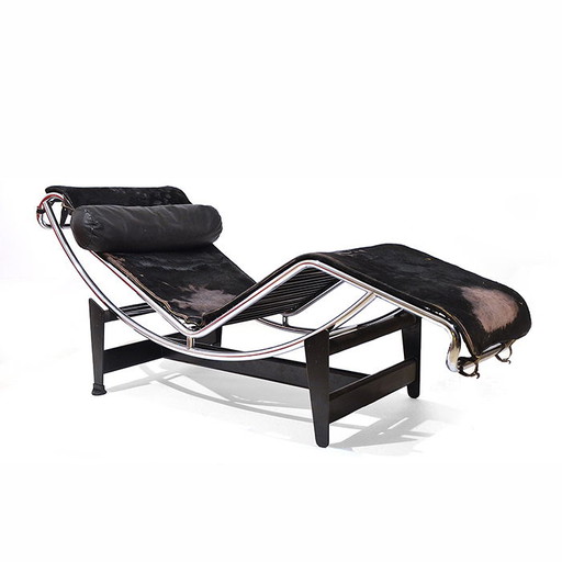 Chaise longue Cassina en chrome avec peau de poney noire