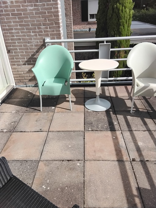 Table Philippe Starck, 2 chaises