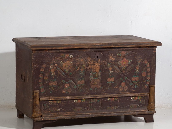 Antique bridal chest with carved vegetal decoration (c.1820) #10 – Chest of drawers (photo 2 of 40)