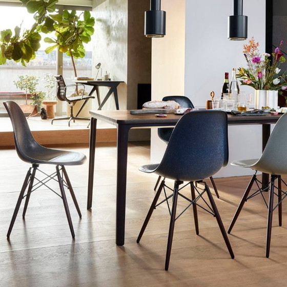 Image 1 of Vitra Eames DSW Fiberglasstuhl, ocker, ahorn