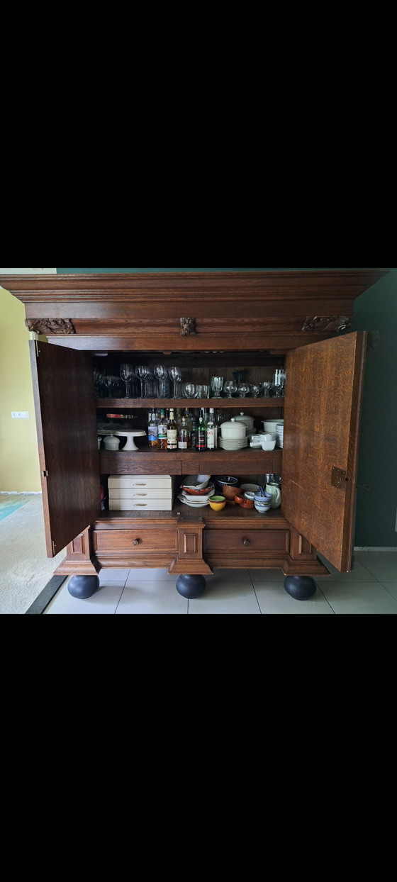 Image 1 of Armario de lujo con mucho espacio de almacenamiento