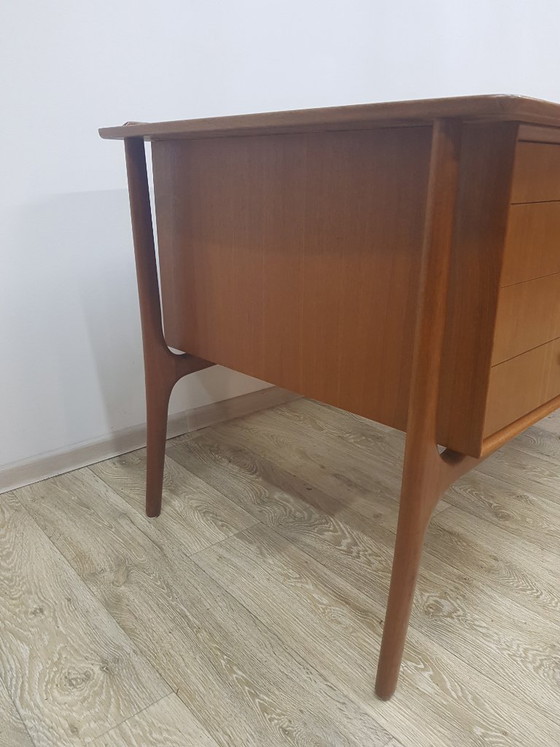 Image 1 of Bureau en teck, conçu par Svend Aage Madsen pour H.P. Hansen, Danemark, années 1960