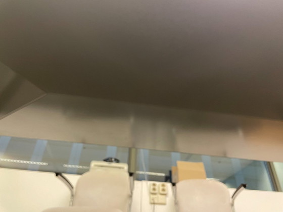 Image 1 of Design eettafel (less van Jean Nouvel voor Molteni)