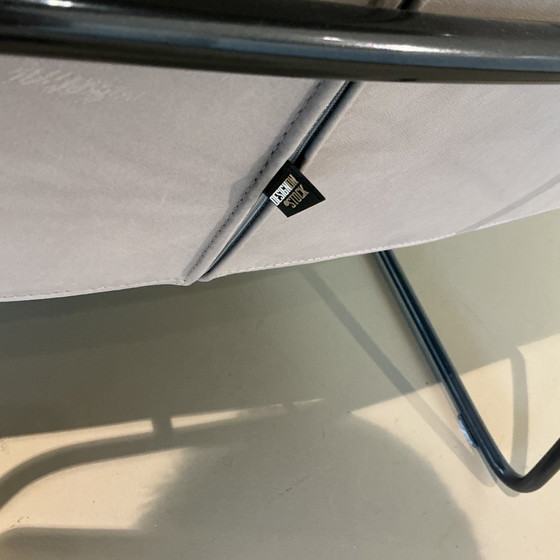 Image 1 of Poltrona Tumbler di design su stock