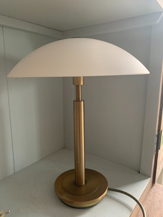 Image 1 of Highlight Trapeze Designlamp - Messing met melkglas kap - Tafellamp - Glas, Messing Nederland - Scandinavisch design - 2010-2020