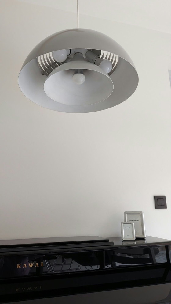 Louis Poulsen AJ Royal Arne Jacobsen, Beleuchtung, Metall, Grau (Foto 3 von 7)