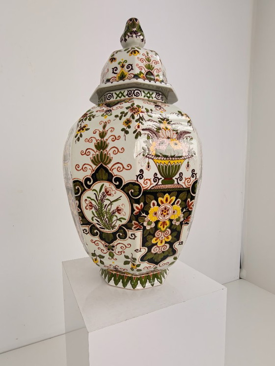 Image 1 of Makkum Tichelaar lidded jar, hand-painted porcelain – NL