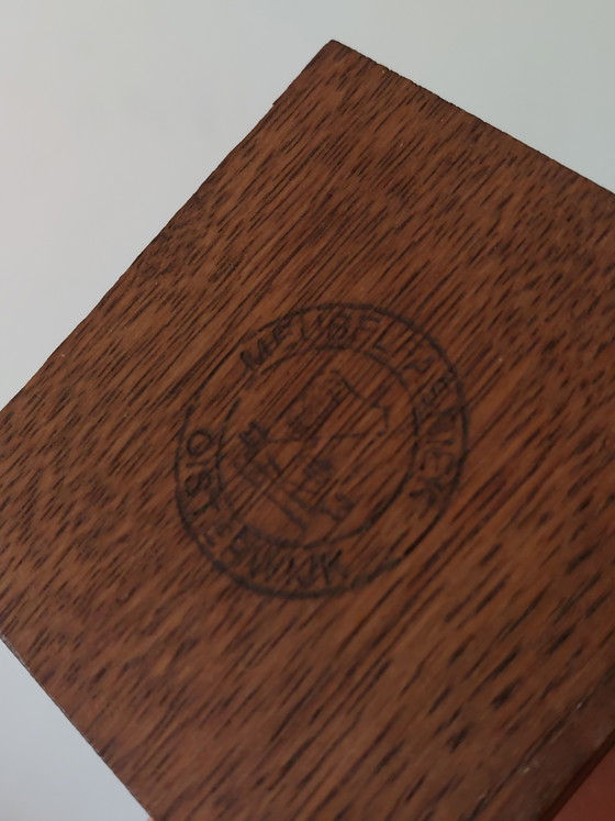 Image 1 of Paire de chandeliers en bois, décor de colonne, usine de meubles Oisterwijk