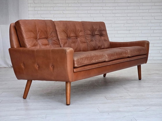 Image 1 of Dänisches 3-Sitzer-Sofa aus den 1970er Jahren, braunes Möbelleder mit Patina.
