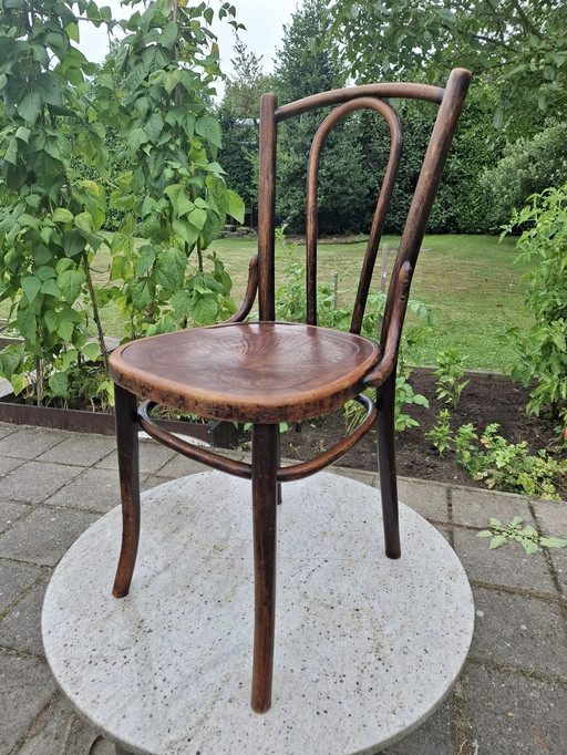 Levee chair