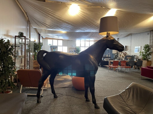 Moooi Horse Lamp – Zwart glasvezel | Front – vloerlampen, Fiberglass, Polyester