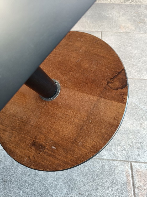 Image 1 of Postmoderner Beistelltisch aus den 1980er Jahren mit Zeitschriftenablage, Metall, Holz, Messing