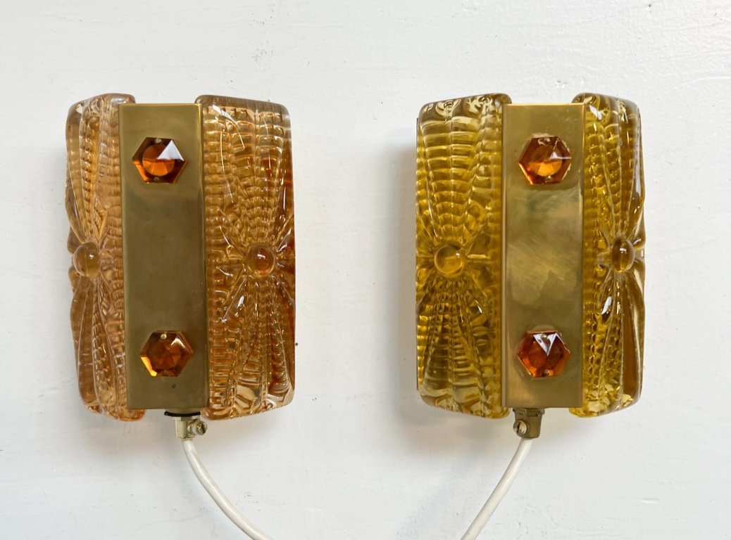 Set of Danish Aladdin wall lamps by Vitrika, 1960s | €250 | Whoppah