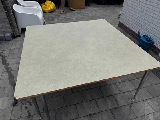 Image 1 of Table. Unica.