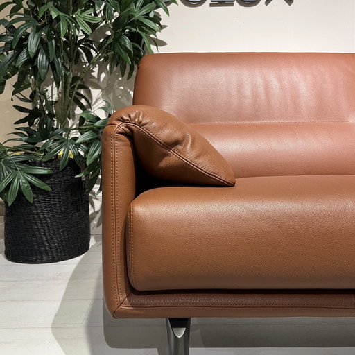 LEOLUX - BORA BALANZA 2.5 SEAT SOFA IN LEATHER