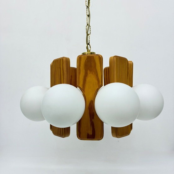 Image 1 of Vintage grenen houten kroonluchter met glazen bollen , jaren 1970