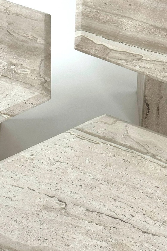 Image 1 of 🏛️Conjunto de mesas auxiliares modulares hechas de travertino macizo (años 70/80)