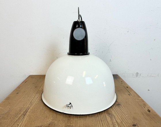 Image 1 of Lampada a sospensione smaltata bianca industriale sovietica, anni '60