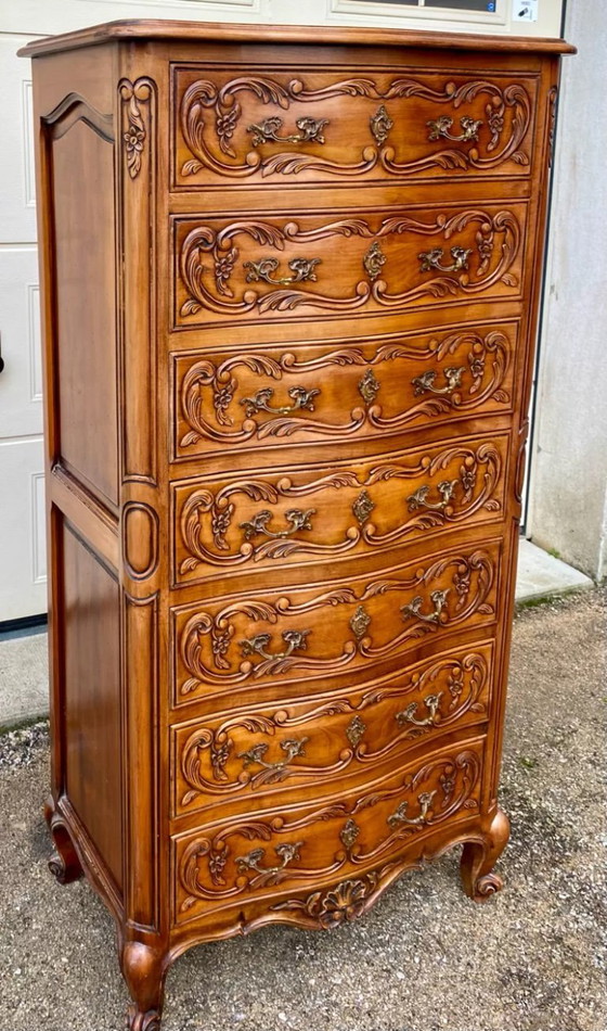 Image 1 of Comò a sette cassetti con incisione in stile Luigi XV