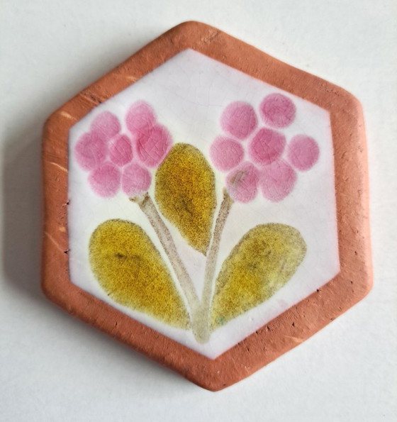 Image 1 of Roger Capron,  69 zeshoektegeltjes decor en uni