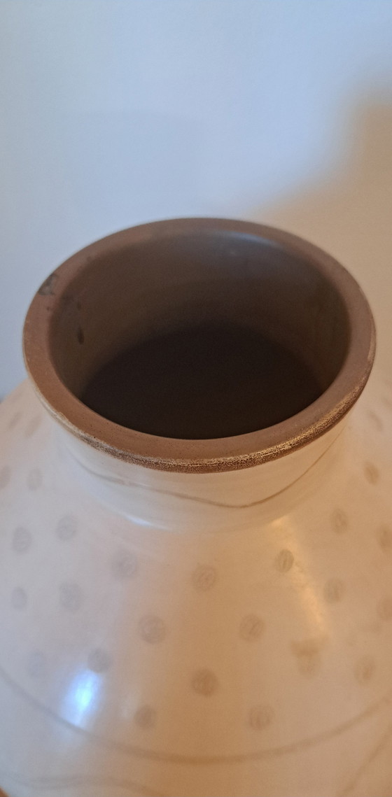 Image 1 of Chulucanas Pottery Vase – Signed by José Sosa (2001) – 28 cm – Peru – Beige & Brown – Collectible Art