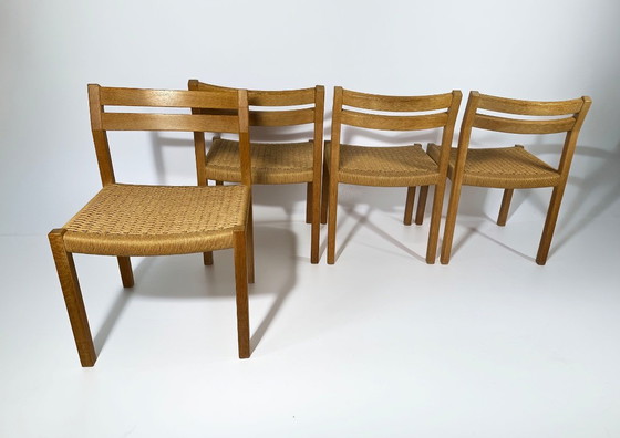 J.H. Møller Model 401 eikenhouten eetkamerstoelen met origineel Deens papieren koord — Denemarken, jaren 70 (photo 6 of 10)
