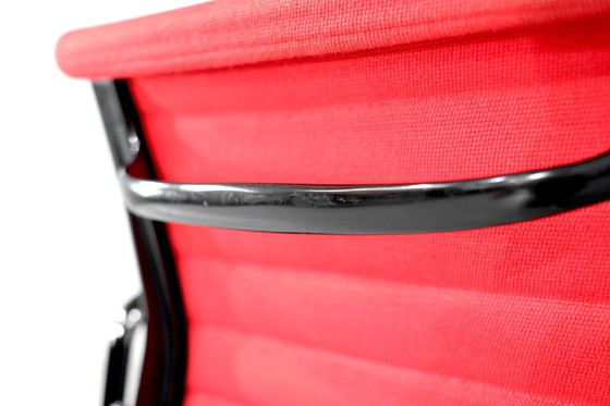 Image 1 of Poltrona "EA 117" di Charles Ray Eames per ICF USA 1969.