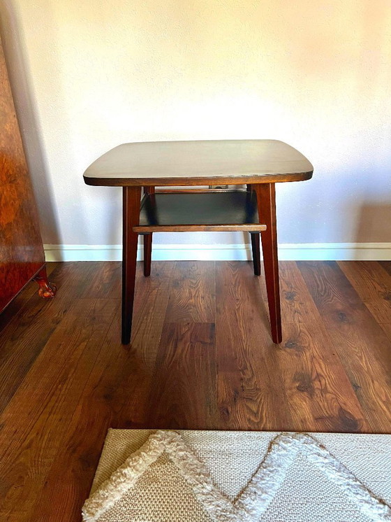 Image 1 of Mesa bandeja/mesita auxiliar de mediados de siglo con estante. Mesa auxiliar alemana de alta calidad, años 40-50.