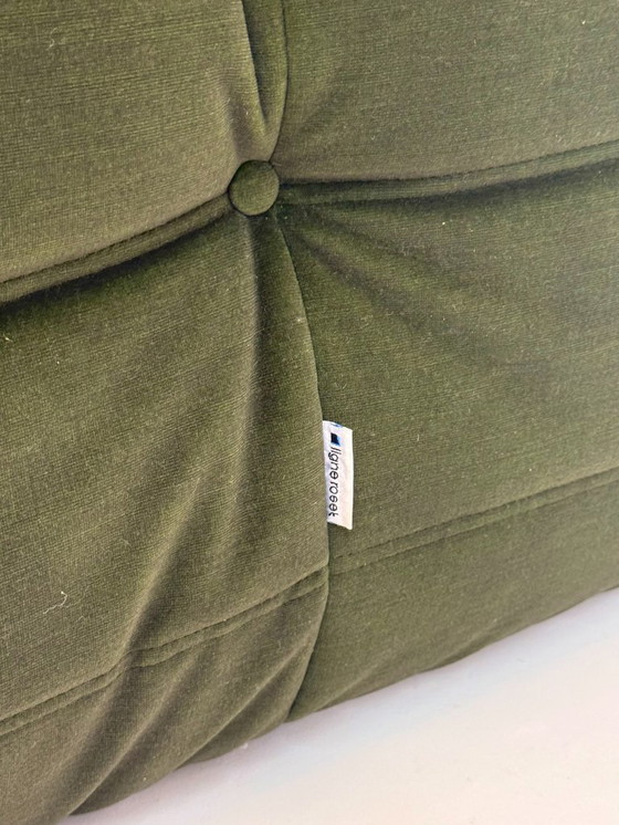 Image 1 of Ligne Roset Togo elemento angolare a 1 posto in velluto verde scuro