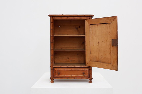 Image 1 of Mobile speziale in finto bambù con specchio e cassetto, Francia, 1900