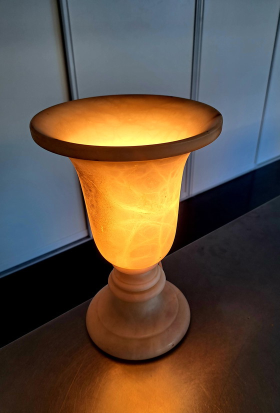 Image 1 of Lámpara de mesa de alabastro