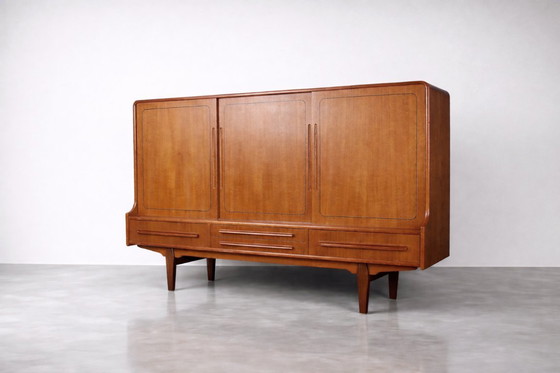Image 1 of Credenza alta vintage in teak marrone danese moderno di metà secolo, anni '50