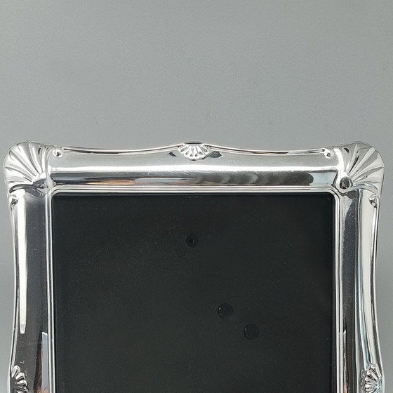 Vintage Italiaanse fotolijst uit de jaren 70, verzilverd en met glas, versierd met schelpmotieven. (photo 7 of 8)