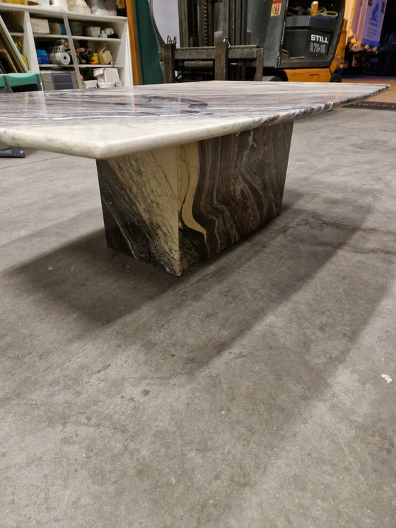 Image 1 of Marmeren salontafel | 130 x 80 x 42 cm | Uniek geaderd natuursteen 🌸