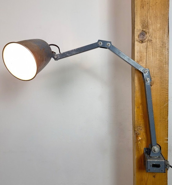 Image 1 of Industriële grijze verstelbare wandlamp van Memlite, jaren 60