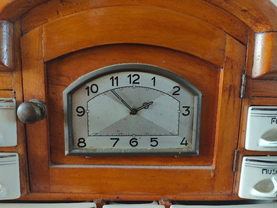 Image 1 of Armario para especias Art Déco antiguo con reloj en funcionamiento