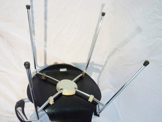 Image 1 of 3207 Poltrona Arne Jacobsen