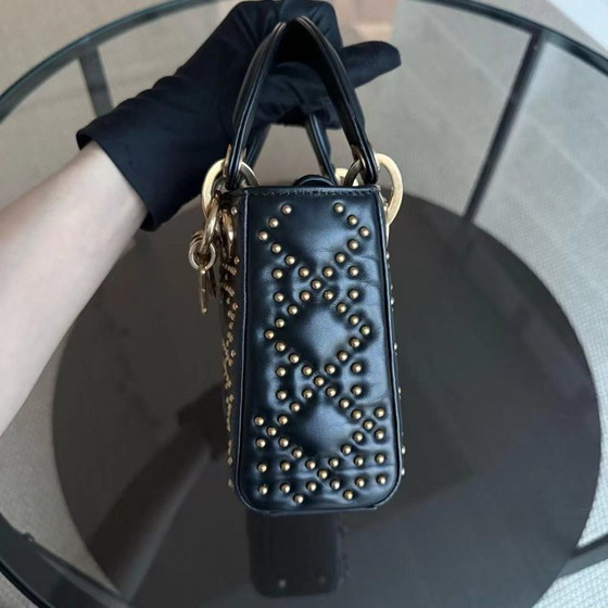 Image 1 of DIOR LADY MINI GESTEPPTES NIETENBELEUCHTUNGS-LAMMLEDER SCHWARZ GOLDENE BESCHLÄGE