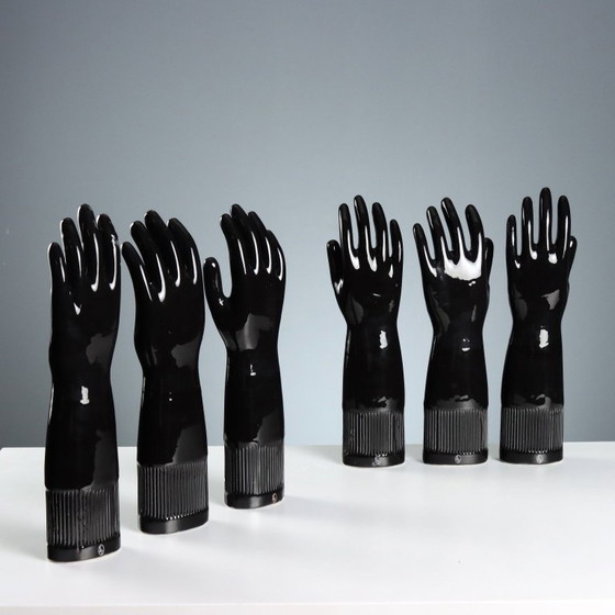Image 1 of Sechs Pirelli Porzellan-Handschuhformen für Lungavilla